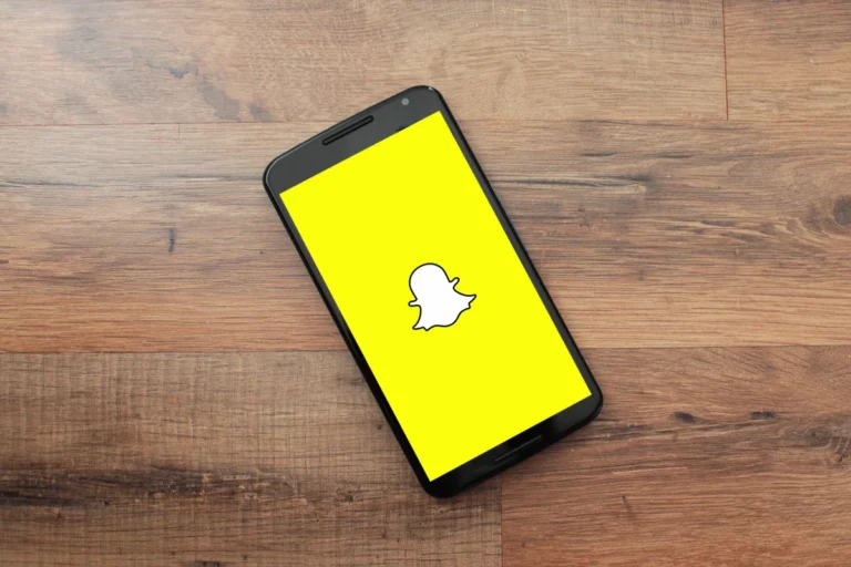 How To Change Your Snapchat Chat Wallpaper